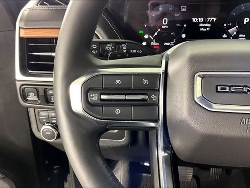 Used 2025 GMC Yukon Denali AWD/4WD image 23