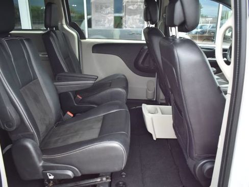 Used 2019 Dodge Grand Caravan SXT FWD image 37