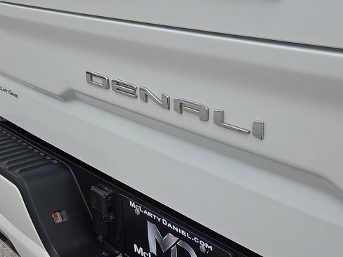 Used 2024 GMC Sierra 1500 Denali Ultimate AWD/4WD image 8