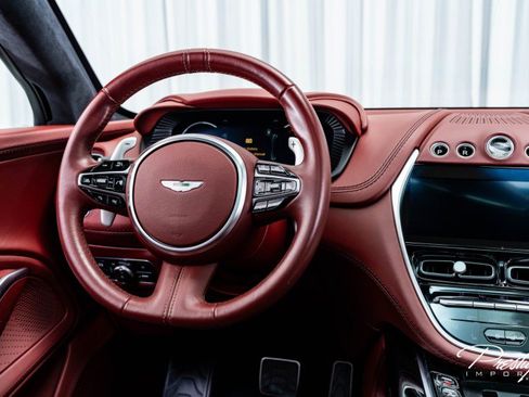 Used 2021 Aston Martin DBX image 38