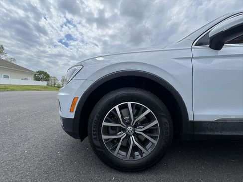 Used 2018 Volkswagen Tiguan SEL AWD/4WD image 10