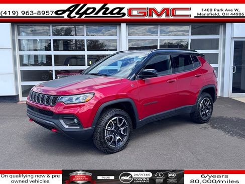Used 2025 Jeep Compass Trailhawk AWD/4WD image 1