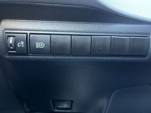 Used 2025 Toyota Corolla SE image 25