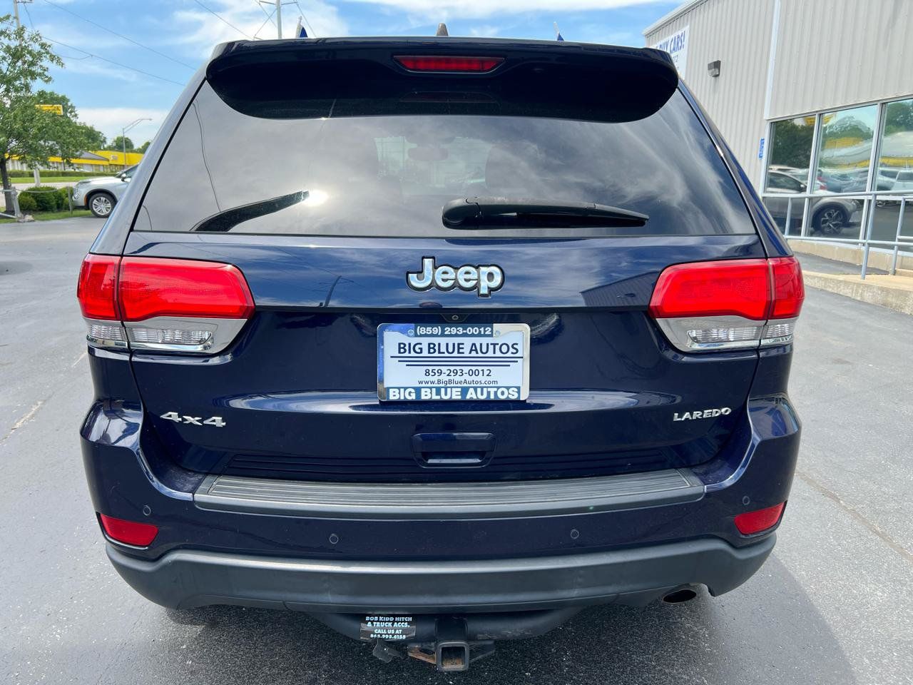 Used 2018 Jeep Grand Cherokee Laredo AWD/4WD image 4
