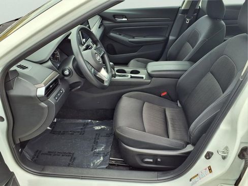 Used 2025 Nissan Altima 2.5 SV FWD image 21