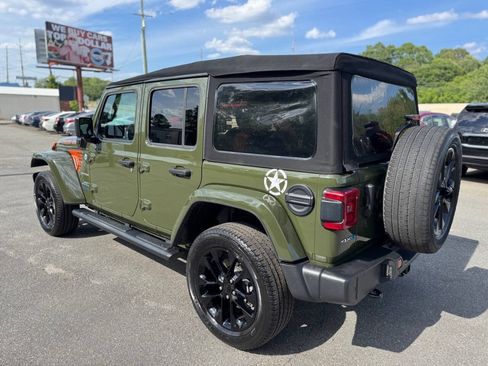 Used 2021 Jeep Wrangler Unlimited Sahara w/ Cold Weather Group AWD/4WD image 5