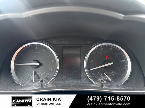 Used 2019 Toyota Highlander SE FWD image 29