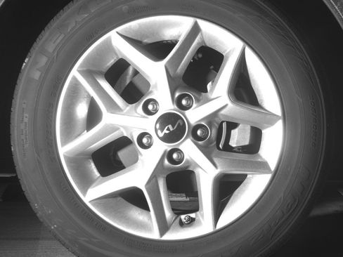 Used 2025 Kia Soul LX w/ LX Technology Package image 13