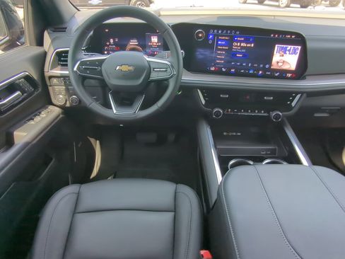 Used 2025 Chevrolet Tahoe LT w/ Comfort Package image 14