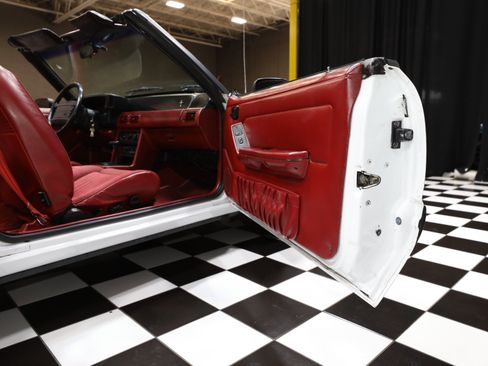 Used 1991 Ford Mustang LX RWD image 46