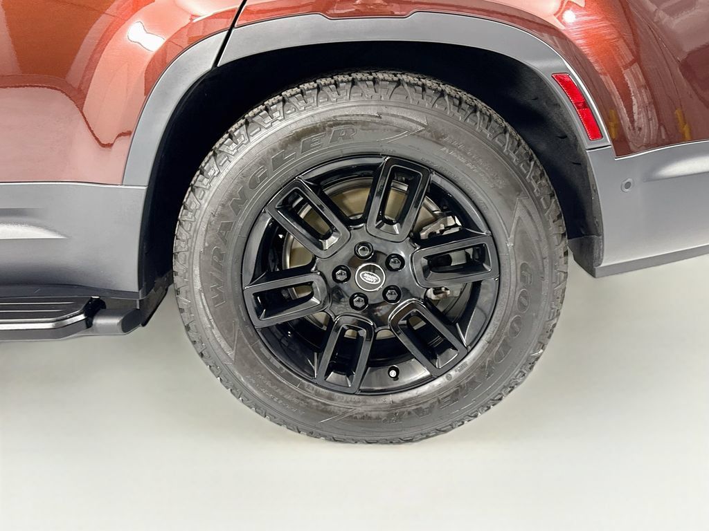 Used 2025 Land Rover Defender 130 S AWD/4WD image 31