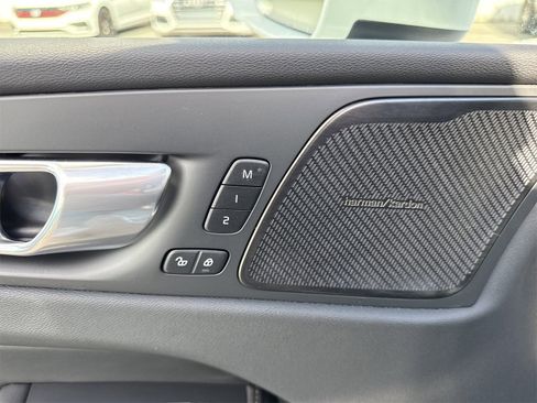 Used 2023 Volvo XC60 T8 Ultimate w/ Climate Package image 40