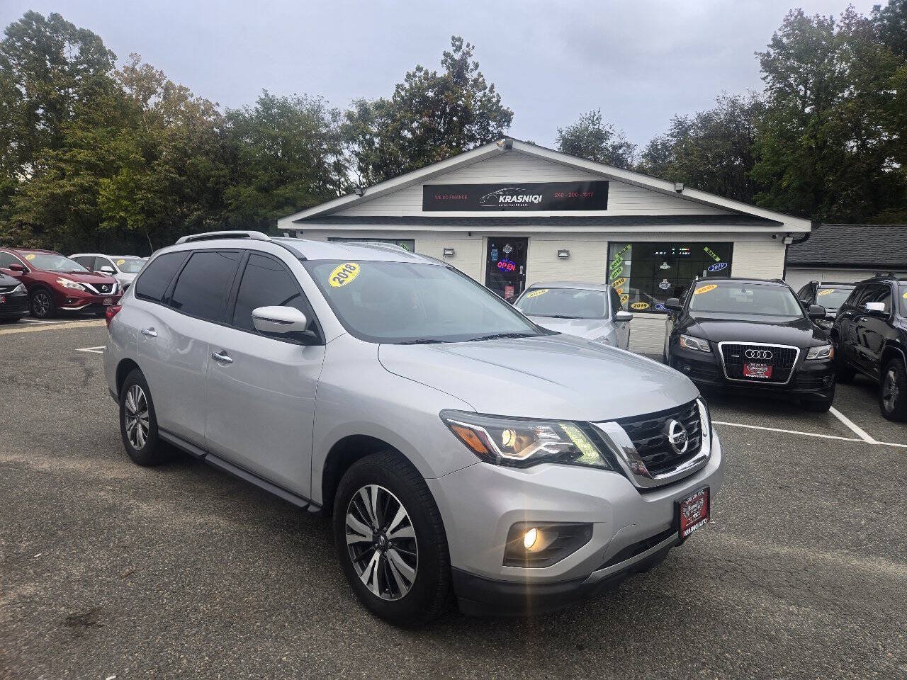 Used 2018 Nissan Pathfinder SV w/ SV Tech Package AWD/4WD image 4