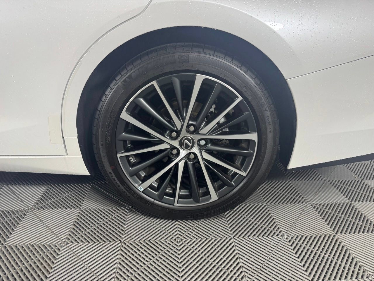Used 2024 Lexus ES 350 w/ Premium Package FWD image 38