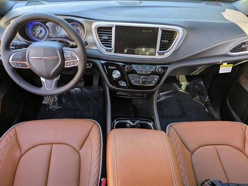 New 2026 Chrysler Pacifica Pinnacle FWD image 10