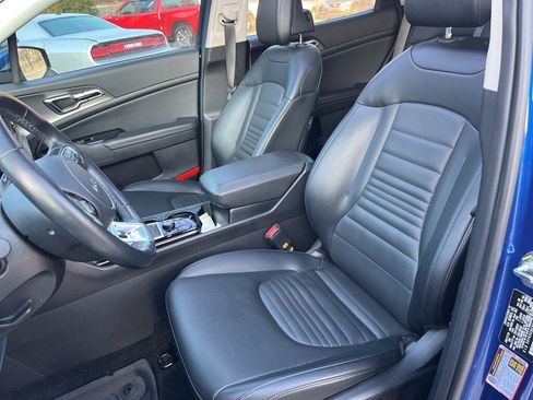 Used 2024 Kia Sportage SX image 7