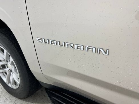 Used 2021 Chevrolet Suburban LS AWD/4WD image 28