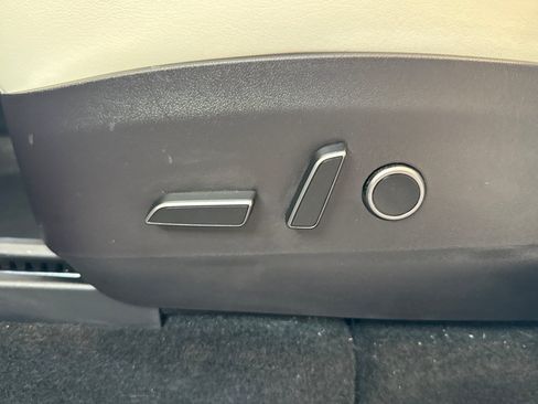 Used 2022 Tesla Model Y Performance AWD/4WD image 14