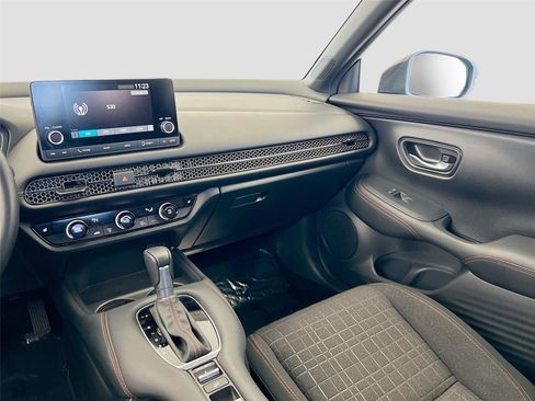 Certified 2025 Honda HR-V Sport image 23