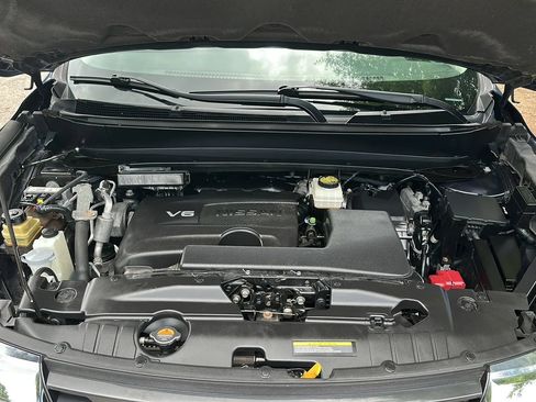 Used 2019 Nissan Pathfinder S AWD/4WD image 10