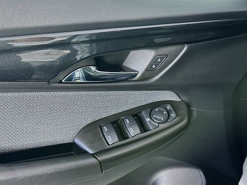 Used 2025 Chevrolet TrailBlazer LT AWD/4WD image 24