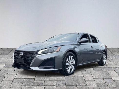 Used 2023 Nissan Altima 2.5 S image 3