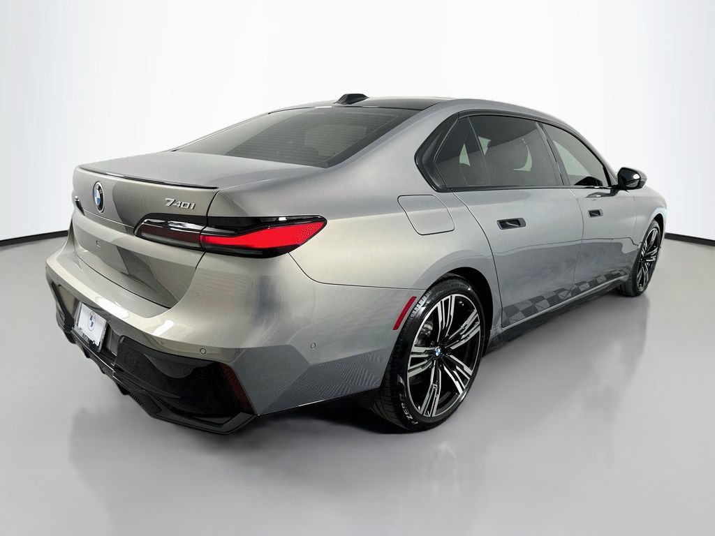 Certified 2025 BMW 740i w/ Premium Package RWD image 5