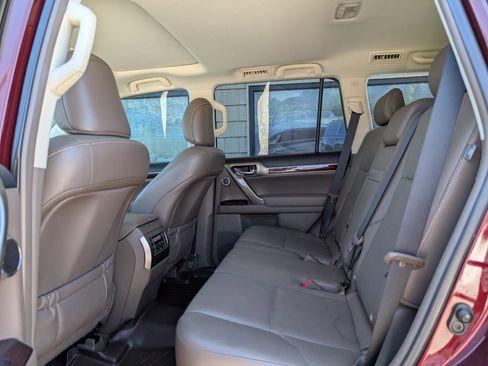Used 2016 Lexus GX 460 Luxury w/ Preferred Accessory Package AWD/4WD image 21