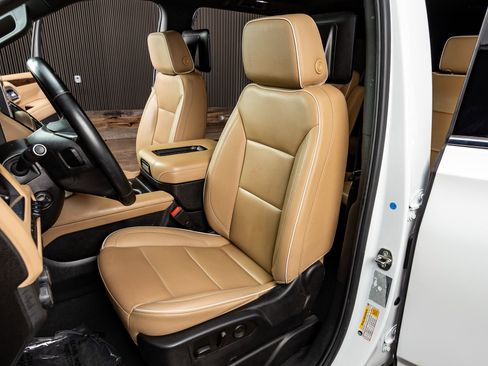 Used 2023 Chevrolet Suburban Premier w/ Premium Package image 30