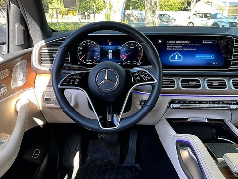 Used 2025 Mercedes-Benz GLE 350 4MATIC image 8
