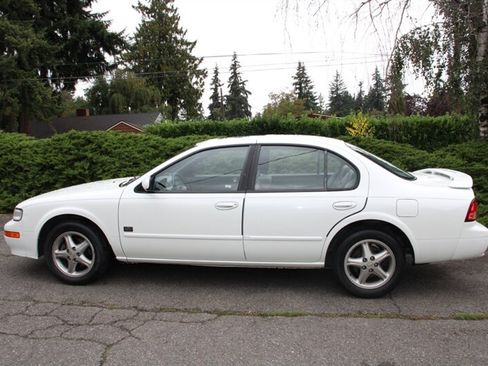 Used 1999 Nissan Maxima SE FWD image 13