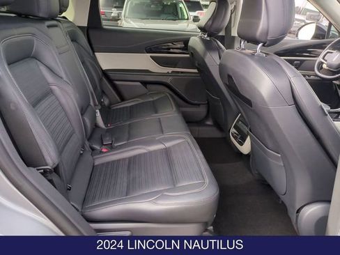 Used 2024 Lincoln Nautilus Reserve AWD/4WD image 30