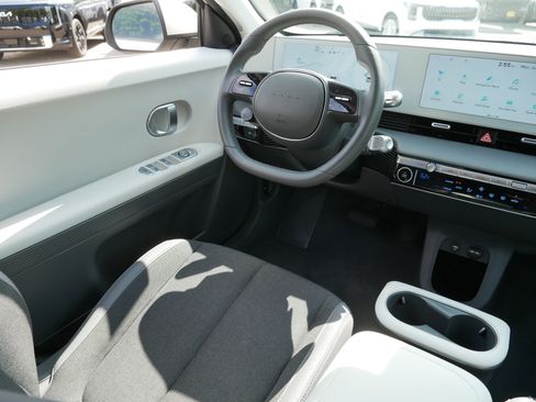 Used 2024 Hyundai Ioniq 5 SEL AWD/4WD image 9