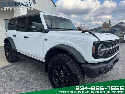 Used 2023 Ford Bronco Wildtrak image 4