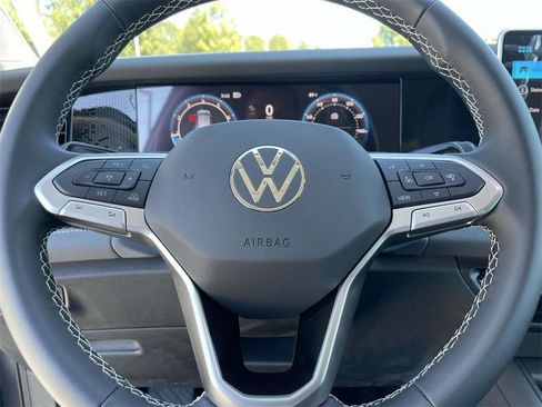 New 2025 Volkswagen Tiguan SE image 20