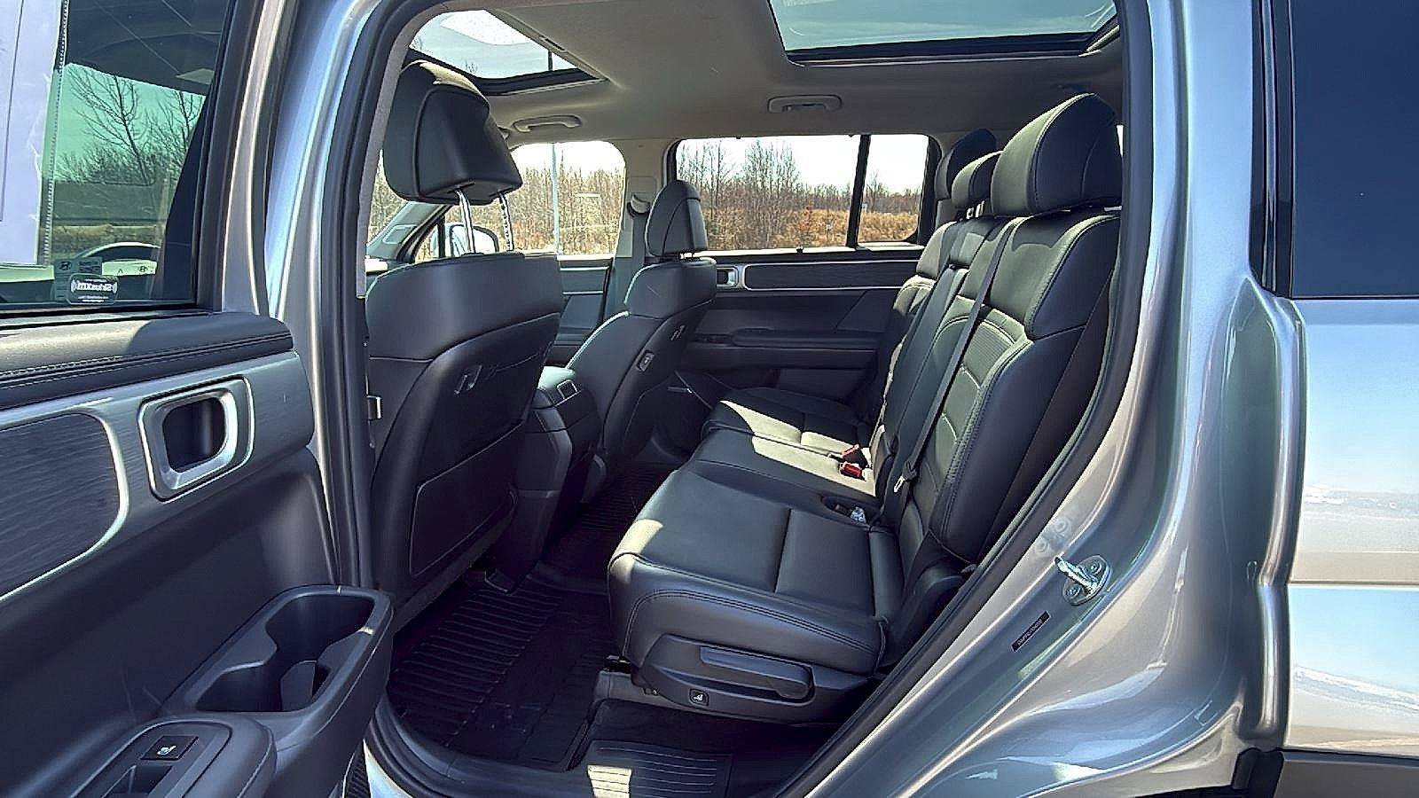 Used 2024 Hyundai Santa Fe Limited FWD image 23