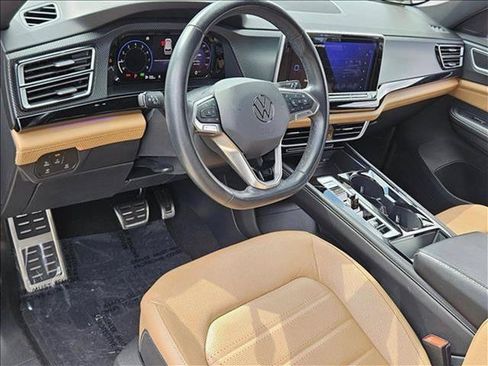 Used 2024 Volkswagen Atlas Cross Sport SEL R-Line AWD/4WD image 10