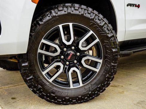 Used 2024 GMC Sierra 2500 Denali Ultimate w/ Max Trailering Package image 3