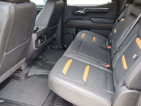 Used 2024 GMC Sierra 1500 AT4 w/ Technology Package AWD/4WD image 6