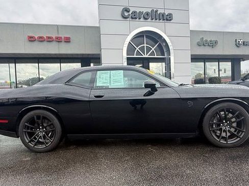 Used 2023 Dodge Challenger SRT Hellcat image 2