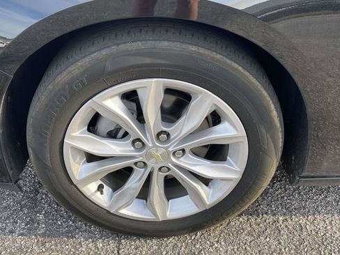 Used 2022 Chevrolet Malibu LT image 4