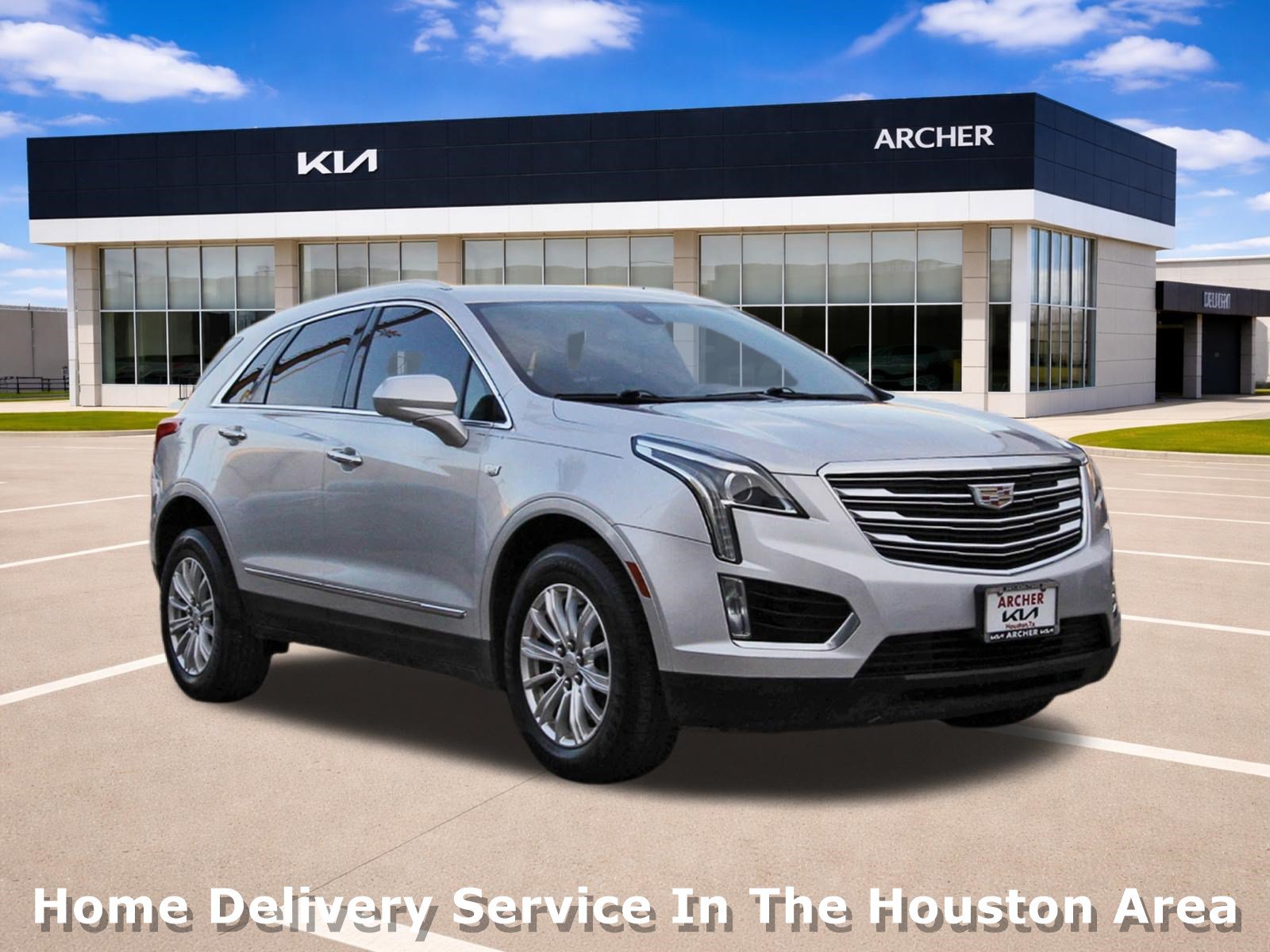 Used 2018 Cadillac XT5 FWD image 1