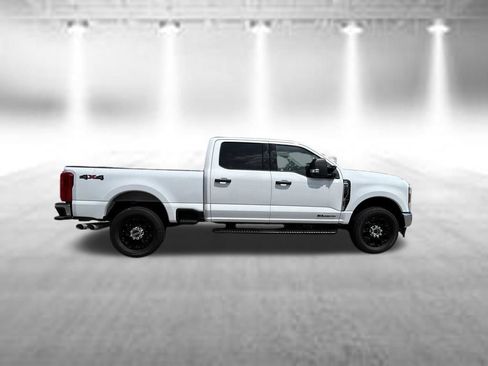 Used 2026 Ford F250 XLT AWD/4WD image 3