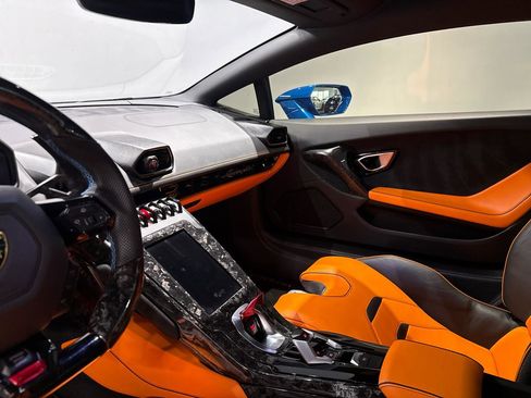 Used 2020 Lamborghini Huracan EVO RWD image 11