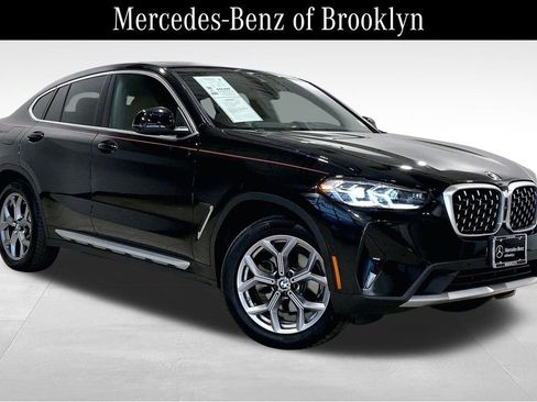 Used 2024 BMW X4 xDrive30i w/ Premium Package image 1