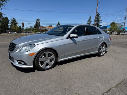 Used 2011 Mercedes-Benz E 350 Sedan image 2