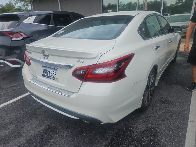 Used 2017 Nissan Altima 2.5 SR FWD image 2