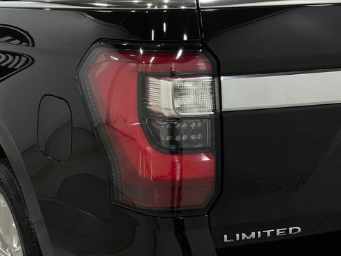 Used 2019 Ford Expedition Limited w/ Equipment Group 302A AWD/4WD image 36