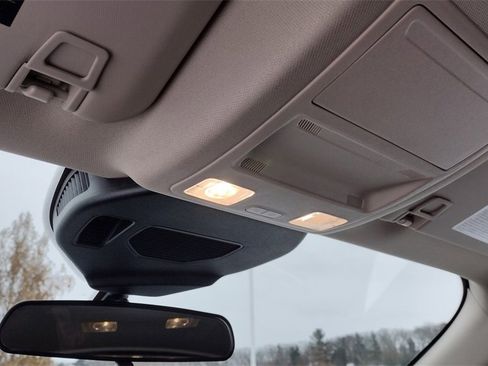 Certified 2020 Ford Escape SE image 17