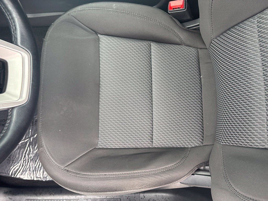 Used 2023 Ford Explorer XLT AWD/4WD image 15